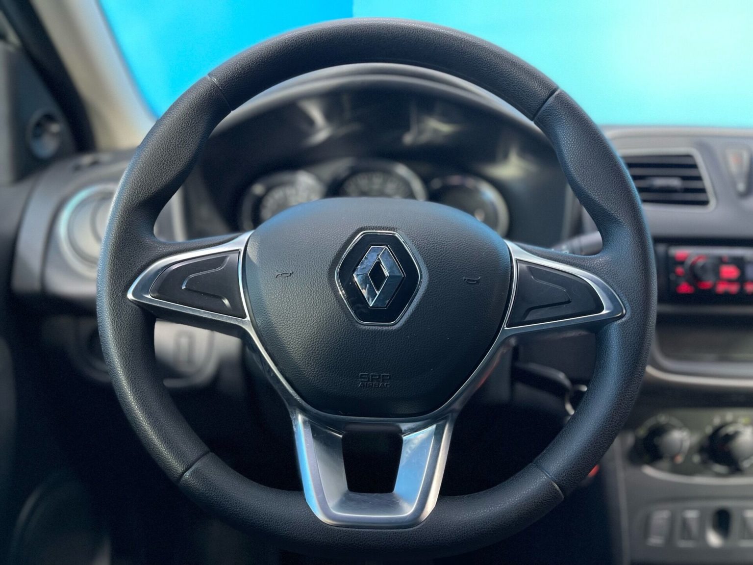 Renault Logan II Рестайлинг full