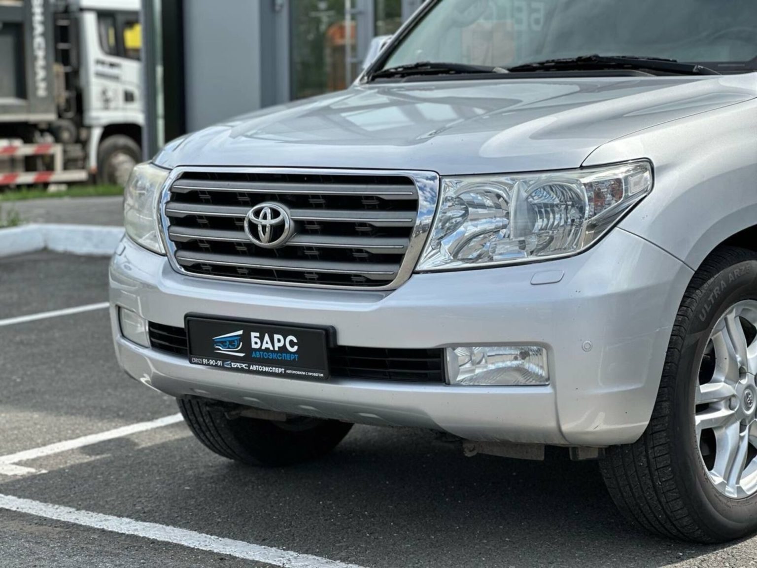 Toyota Land Cruiser 200 Series full