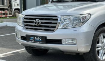 Toyota Land Cruiser 200 Series full